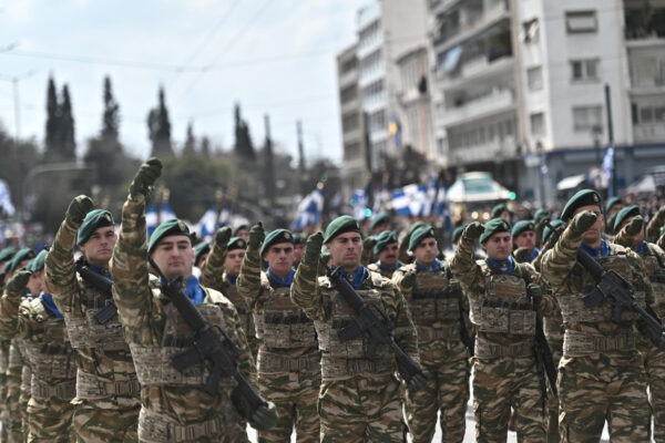 25η Μαρτίου: Τα στιγμιότυπα της στρατιωτικής παρέλασης στην Αθήνα
