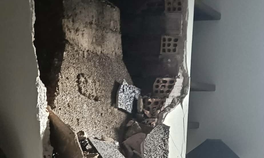 Πρέβεζα: Κεραυνός «χτύπησε» σπίτι μέσα στη νύχτα – Σκηνές τρόμου για οικογένεια, δείτε εικόνες