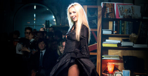 Αντριάνα Σκλεναρίκοβα: Ο βίαιος πατέρας, το παραμύθι με τον Καρεμπέ στην Ελλάδα και η κακοποίηση από τον δεύτερο σύζυγό της