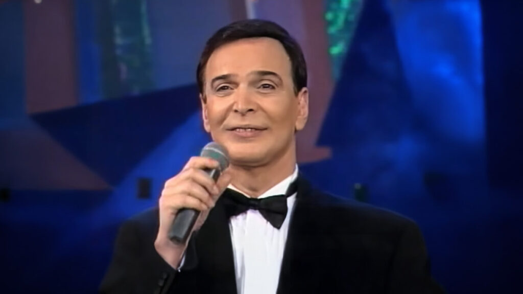 Ciao, Γιώργο Μαρίνο! Η συναρπαστική διαδρομή και η βιογραφία του που θα «ακύρωνε όσους θα προσπαθούσαν να τον φιλήσουν μετά τον θάνατό του»