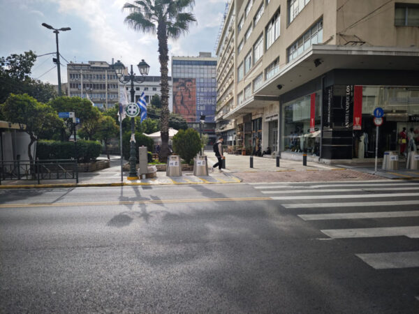 Σε κρίσιμη κατάσταση ο 17χρονος που παρασύρθηκε από λεωφορείο στον Πειραιά – Πώς έγινε το τροχαίο