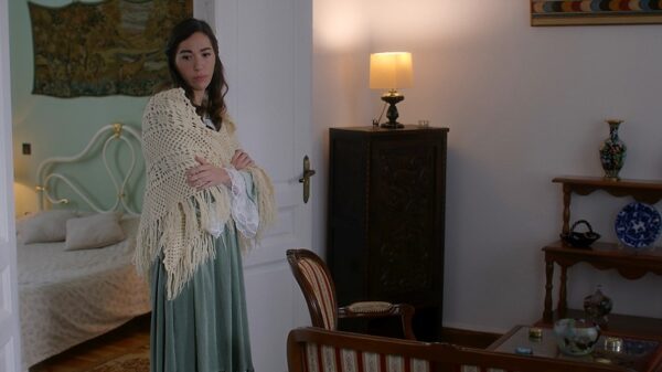 Άγιος έρωτας – Η Χλόη δεν εγκαταλείπει την Ελένη!