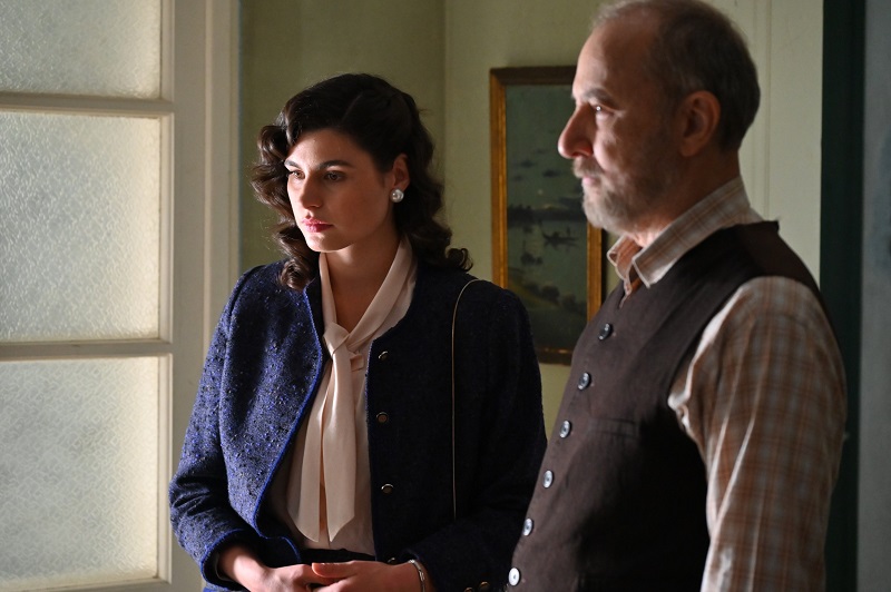 Άγιος έρωτας – Ο Λεωνίδας μαθαίνει ότι η Χλόη είναι κόρη του εχθρού του!