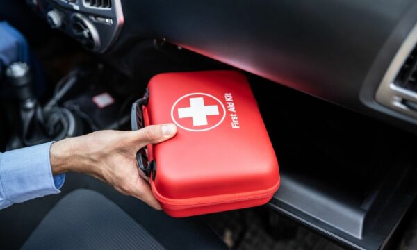 Αλλαγές στο φαρμακείο αυτοκίνητου: Τι πρέπει να περιέχει – Πρόστιμο σε περίπτωση μη συμμόρφωσης