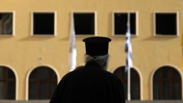 Συνελήφθη 60χρονος ιερέας στο Ηράκλειο Κρήτης λίγο πριν ψάλλει το «Χριστός Ανέστη»