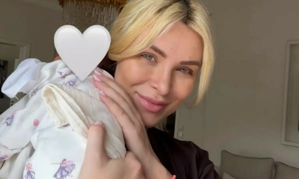 Καινούργιου: Απαντά σε όσους την έκριναν αρνητικά για τις φωτογραφίες με μακιγιάζ από το μαιευτήριο