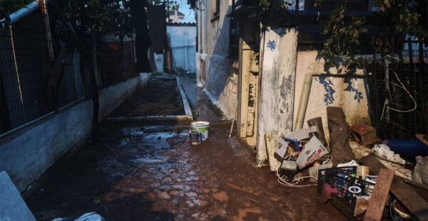 Κακοκαιρία «Erminio»: Νεκρός άνδρας στη Νέα Μάκρη, σοβαρά προβλήματα στην Αττική – Πού αναμένονται σήμερα ισχυρά φαινόμενα