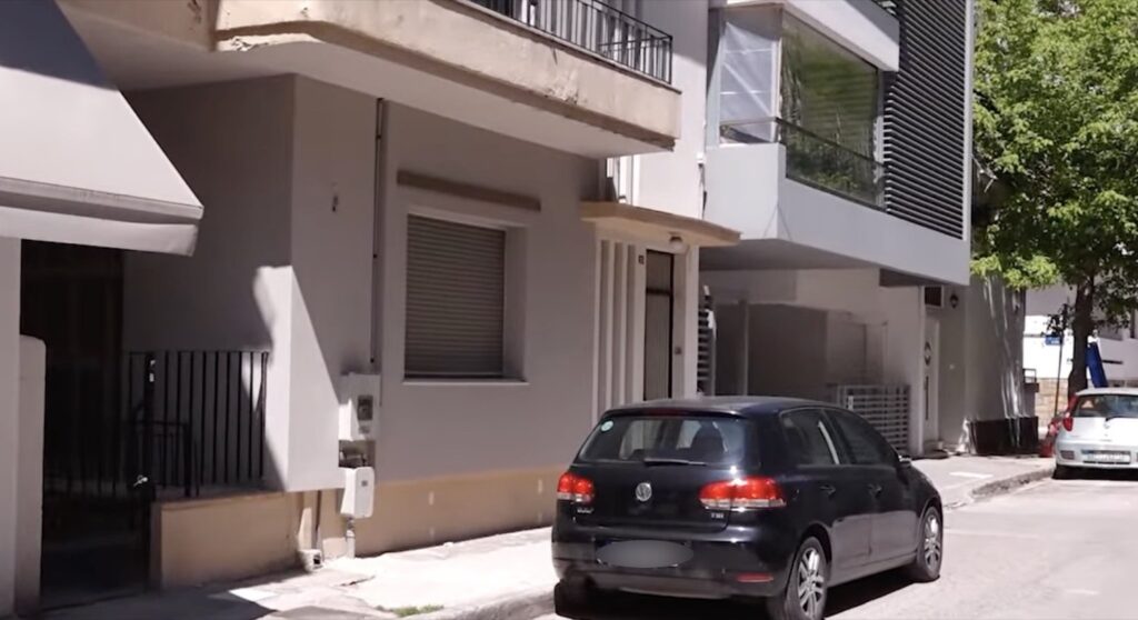 Λάρισα: Περίεργη κατάσταση περιγράφουν οι γείτονες για την τραγωδία με τις νεκρές μάνα και κόρη στη Λάρισα: Ήταν μαυροφορεμένη και τριγυρνούσε αμίλητη