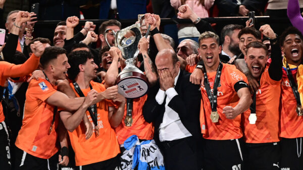 Ιστορικές στιγμές για την Κρήτη μετά την κατάκτηση του Κυπέλλου από τον ΟΦΗ – Ξέφρενοι πανηγυρισμοί μέχρι το πρωί!