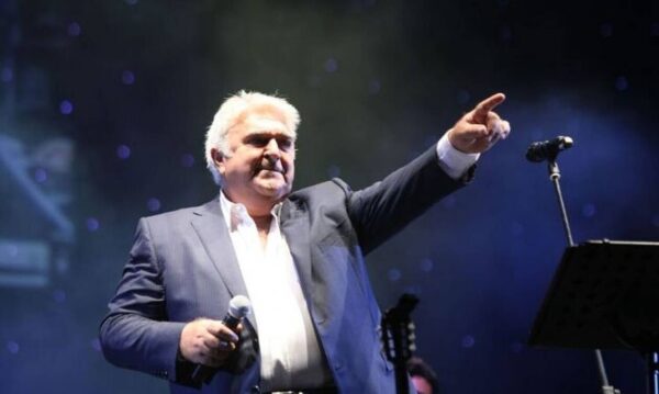 Πασχάλης Τερζής: Ακούστε το νέο τραγούδι του – Τι λένε οι δημιουργοί του «Θέλω να ’σαι πάντα εκεί»