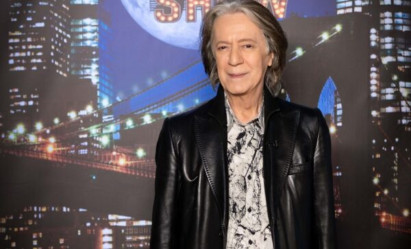 Κώστας Τουρνάς:  Γιατί ο Γιώργος Μαρίνος τον θεωρούσε «εξομολογητή» του και  από ποια συγκλονιστική στιγμή του σόουμαν με τη μητέρα του εμπνεύστηκε τον «Αχιλλέα από το Κάιρο»;