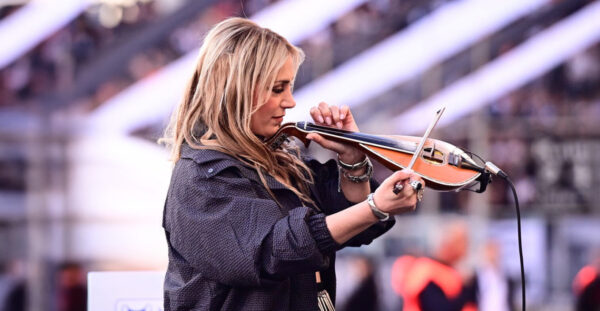 Ποια είναι η Γεωργία Νταγάκη που μάγεψε το κοινό με τη λύρα της πριν από την έναρξη του Τελικού Κυπέλλου Ελλάδας, δείτε βίντεο