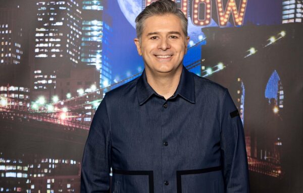 Αλέξανδρος Μπουρδούμης: Ομολογεί ότι η απότομη δημοσιότητα τον έβγαλε για λίγο εκτός πορείας και αποκαλύπτει ποια πασίγνωστη ηθοποιός κατάφερε να τον ισορροπήσει…