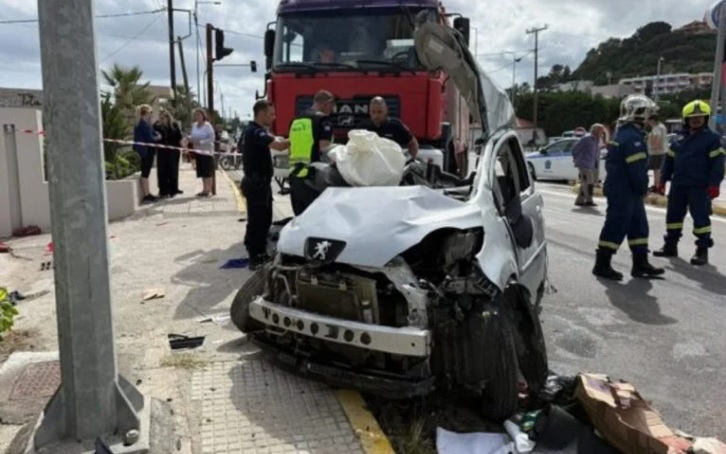 Ρόδος: Θλίψη στο νησί για τον θάνατο μητέρας και κόρης – Ενώπιον του εισαγγελέα ο οδηγός του δεύτερου αυτοκινήτου