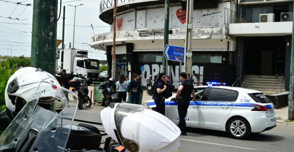 Προφυλακιστέος ο 58χρονος που πυροβολούσε με ούζι σε μπαρ στην Καλλιθέα – Είχα πιει δεν είχα ανθρωποκτόνο πρόθεση, είπε