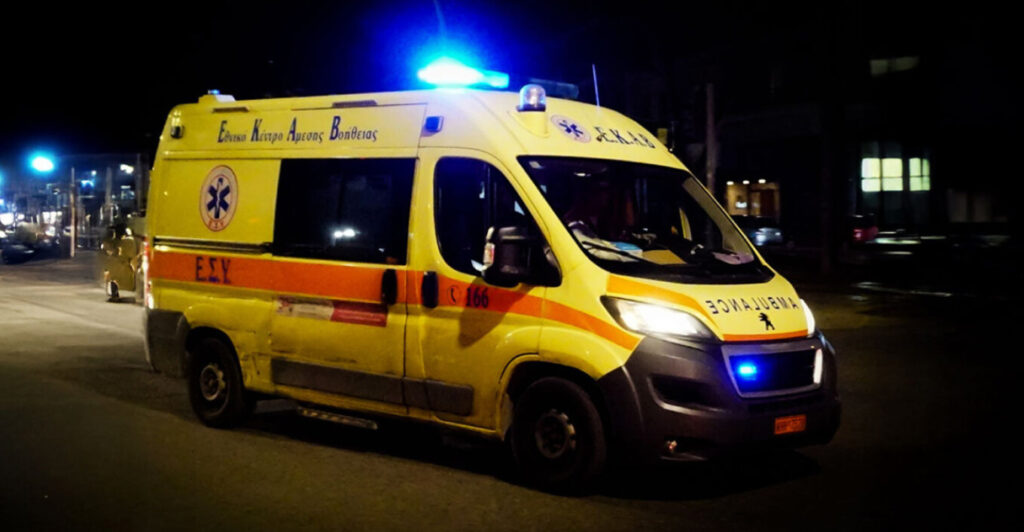 Καταδικάστηκε 69χρονος στη Θεσσαλονίκη που επιτέθηκε σε διασώστες του ΕΚΑΒ όταν πήγαν να τον βοηθήσουν