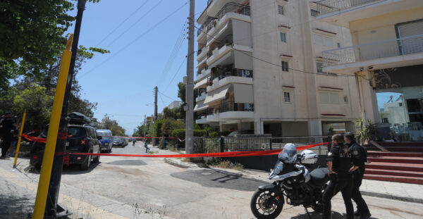 Πέθανε και η δεύτερη 17χρονη μαθήτρια που έκανε τη βουτιά θανάτου από πολυκατοικία στην Ηλιούπολη