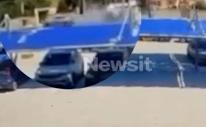 Ρόδος: Η στιγμή που το αυτοκίνητο του 44χρονου πέφτει με ταχύτητα πάνω στο ΙΧ με τη μητέρα και την κόρη της – Βίντεο ντοκουμέντο