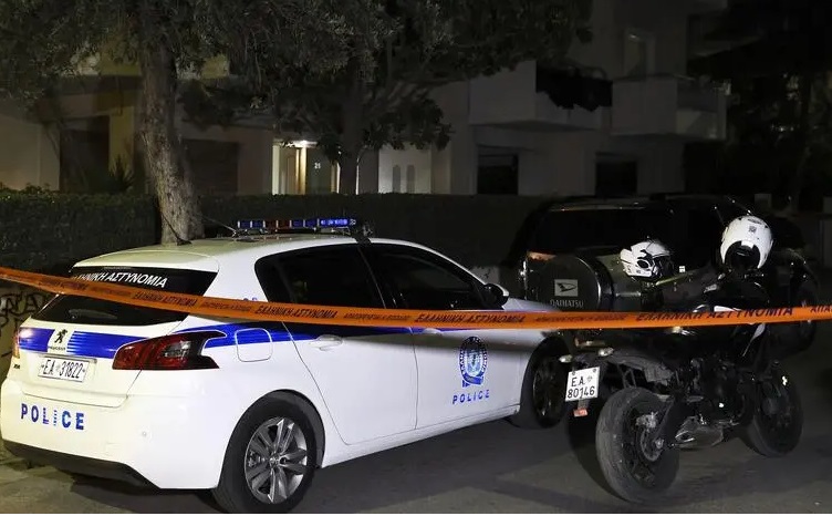 Χολαργός: Τι όπλισε το χέρι του 57χρονου που πυροβόλησε τη σύζυγό του και μετά αυτοκτόνησε