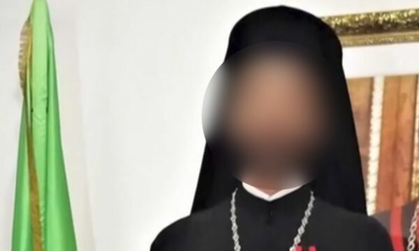 Πετράλωνα: Σάλος με τον Μητροπολίτη που έδειχνε τα γεννητικά του όργανα σε περαστικούς