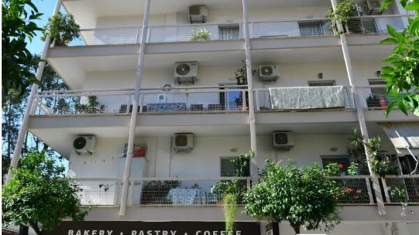 Γυναικοκτονία στην Καλαμάτα: «Θα πάμε μια βόλτα με το περιπολικό» – Τα πρώτα λόγια των αστυνομικών στα παιδιά και τα ερωτήματα