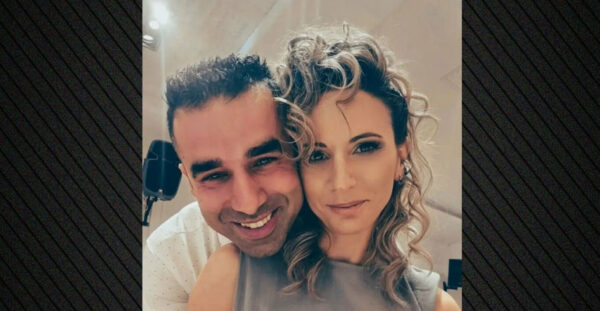 Οι φωνές της 39χρονης πριν ο γυναικοκτόνος της Καλαμάτας τη μαχαιρώσει με μανία, τα παιδιά που κοιμόντουσαν και οι καρτέλες με τα ηρεμιστικά, τι ψάχνουν οι Αρχές
