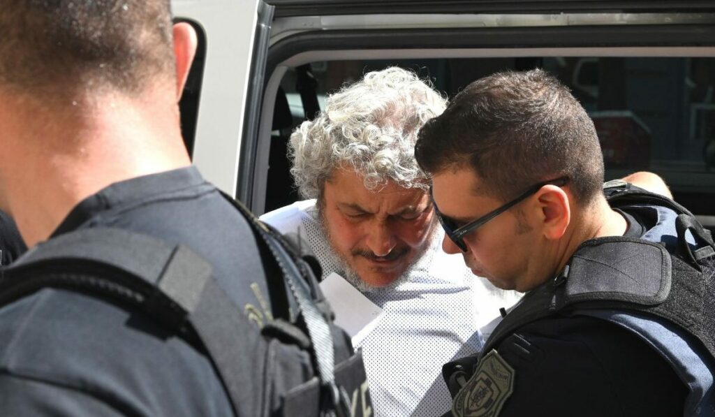 Έζησε για 27 χρόνια αόρατος: Πώς η μητέρα του Δαλαμάγκα «πρόδωσε» το κρησφύγετό του