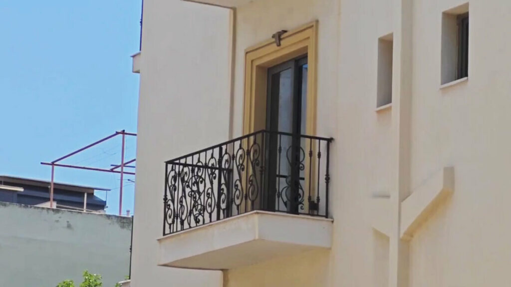 Χαλάνδρι: Εγκεφαλικά νεκρός ο 17χρονος Βρετανός που έπεσε από μπαλκόνι ξενοδοχείου μετά από κατανάλωση αλκοόλ