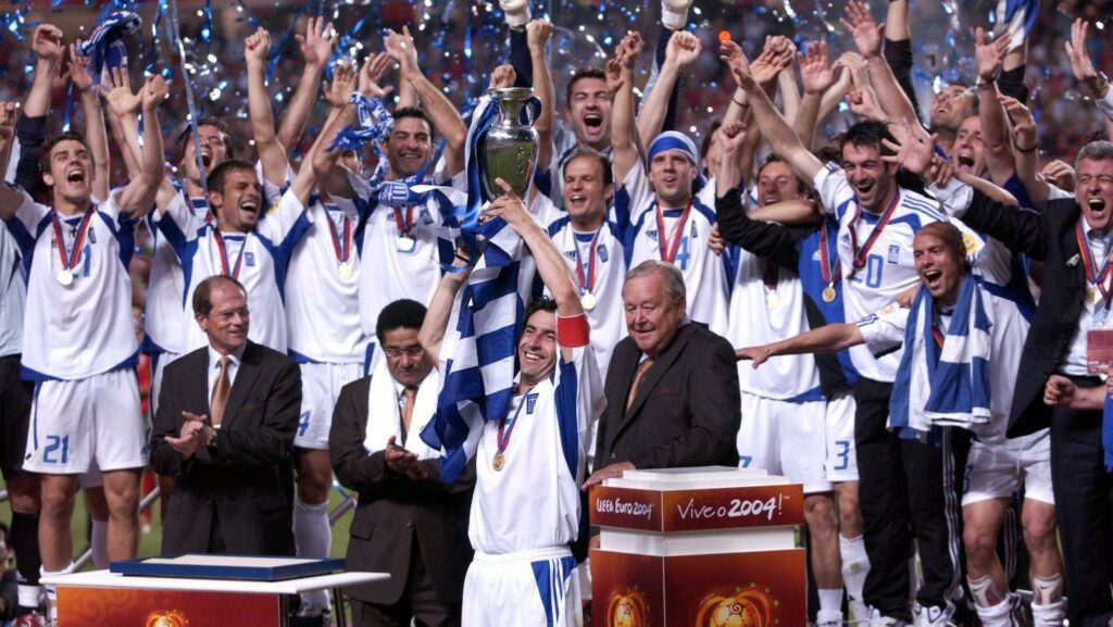 Euro 2004: 22 χρόνια από τη μέρα που η Εθνική ποδοσφαίρου έστειλε όλους τους Έλληνες στον «7ο ουρανό»
