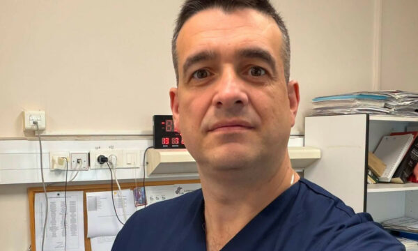 Καστοριά: «Δώσαμε τη δυσκολότερη μάχη απέναντι στον χρόνο»-Πώς έσωσαν τον 4χρονο που έπεσε σε πισίνα