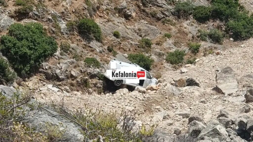 Τραγωδία στην Κεφαλονιά: Νεκρός 30χρονος πατέρας δύο παιδιών που έπεσε με το αυτοκίνητό του στη χαράδρα του Χάρακα