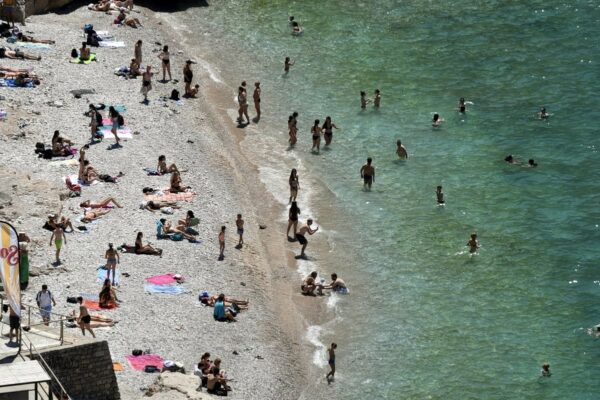 Ευρώπη: Απαγορεύσεις και πρόστιμα – Οι κανόνες στις παραλίες που πρέπει να γνωρίζετε – Τι ισχύει στην Ελλάδα