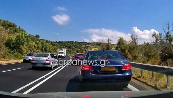 Βίντεο – ΣΟΚ από τον ΒΟΑΚ – Μπήκε στο αντίθετο ρεύμα σε διπλή διαχωριστική για να κάνει προσπέραση