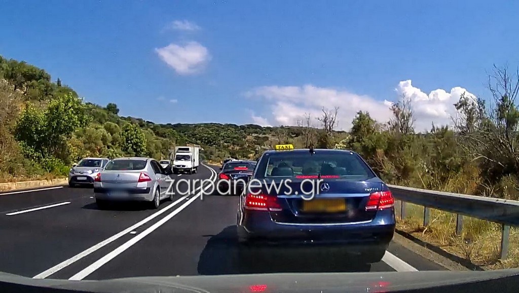 Βίντεο – ΣΟΚ από τον ΒΟΑΚ – Μπήκε στο αντίθετο ρεύμα σε διπλή διαχωριστική για να κάνει προσπέραση