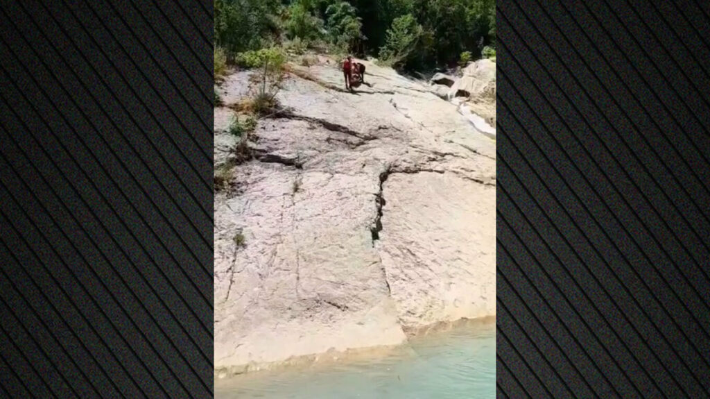 Χωρίς τις αισθήσεις του ανασύρθηκε άνδρας από το φαράγγι Τρύφου στη Βόνιτσα, δείτε βίντεο
