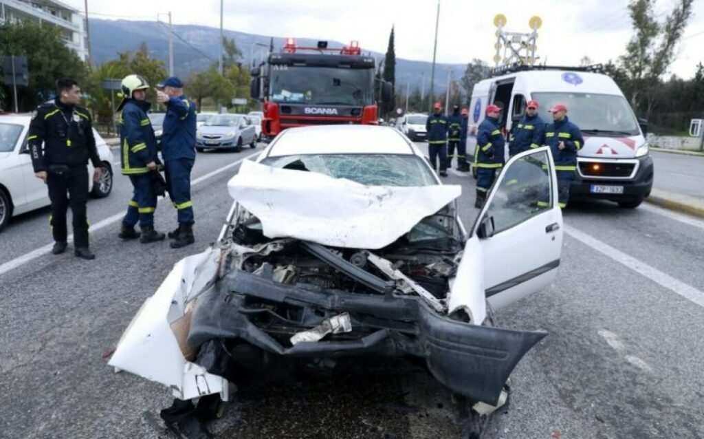 Νέα τραγωδία στην άσφαλτο της Χαλκιδικής: Νεκρός 19χρονος σε σφοδρή σύγκρουση δύο αυτοκινήτων