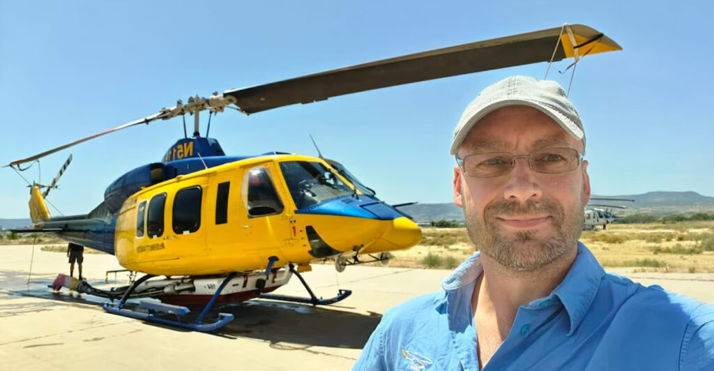 «Ήταν πολύ περήφανος για το ελικόπτερο»: Η ιστορία του Δανού πιλότου που σκοτώθηκε στη Δυτική Αττική και η τελευταία φωτογραφία πριν τη μοιραία πτήση