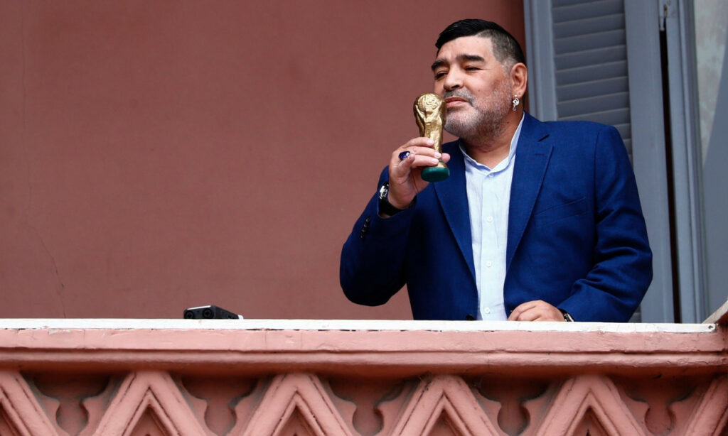 Μαραντόνα: «Δεν ήθελε ούτε να φάει, ούτε να πλυθεί» – Συγκλονίζει νέα κατάθεση στη δίκη