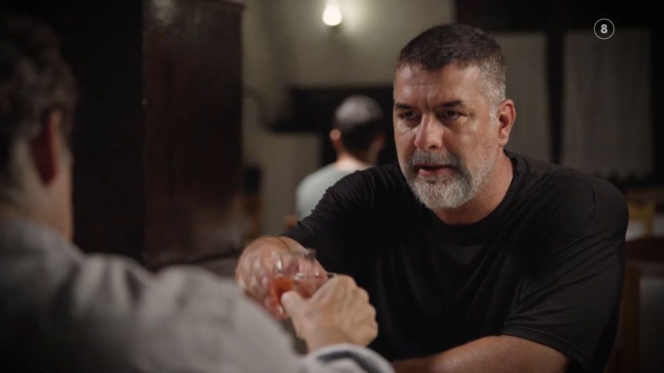 «Δυο μαύρα πουκάμισα»: Το βιβλίο του Μ. Σακελλαρόπουλου «ζωντανεύει» στο MEG