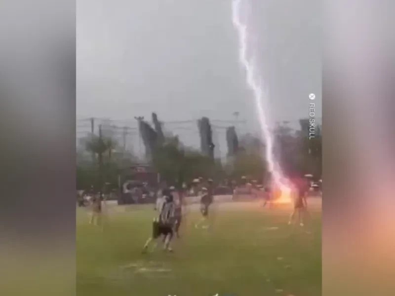 Κεραυνός σκότωσε ποδοσφαιριστή – Άλλοι 12 τραυματίες