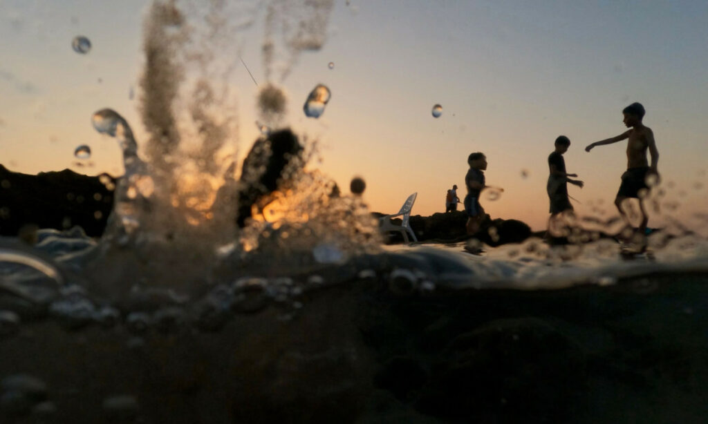Η Μεσόγειος «βράζει»: Στους 33℃ η θερμοκρασία της θάλασσας – Η προειδοποίηση Αρναούτογλου