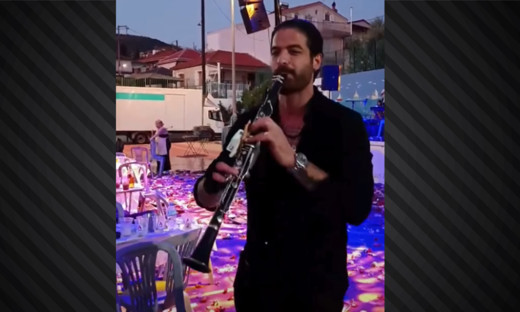 Μοναστηράκι Βόνιτσας: «Μάγεψε» ο Άρης Μουγκοπέτρος με το κλαρίνο του στο πανηγύρι του χωριού