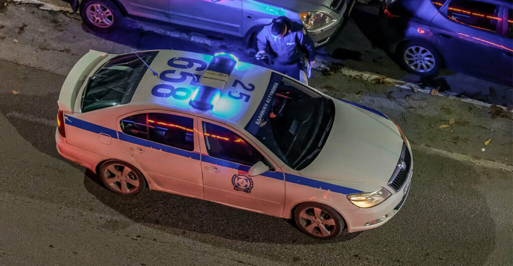 «Πήγε να τον σκοτώσει», ξεσπά η μητέρα του 18χρονου που δέχθηκε επίθεση με μαχαίρι στον Άγιο Δημήτριο
