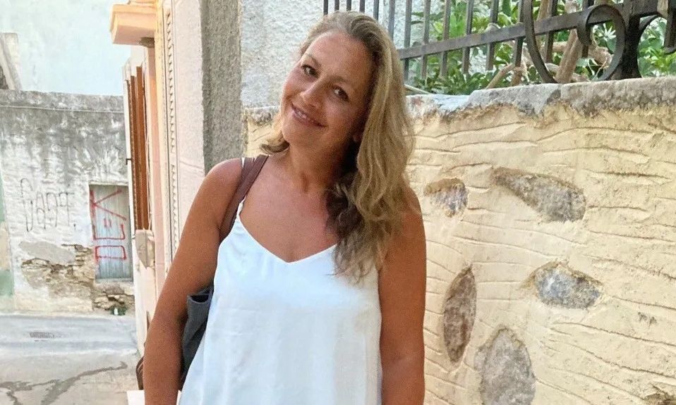 Βρετανίδα δασκάλα τσιμπήθηκε από τσιμπούρι στην Σύρο: «Ήμουν σε κώμα για 42 μέρες»