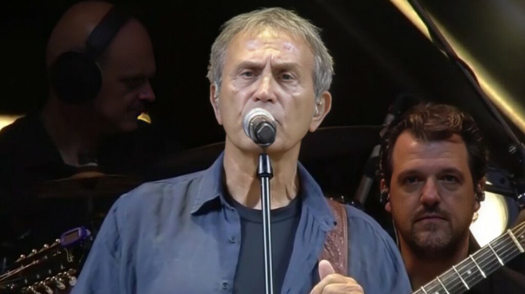 Γιώργος Νταλάρας για Μαζωνάκη: Ο Γιωργάκης, ο συμπατριώτης μου από την Κοκκινιά έφυγε, καλή του ώρα