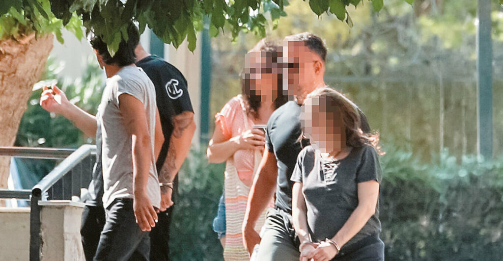 Νέα προφυλάκιση για τους τρεις κατηγορούμενους για την υπόθεση του νεκρού βρέφους στην Κυψέλη, οι γονείς αρνούνται ότι το δολοφόνησαν