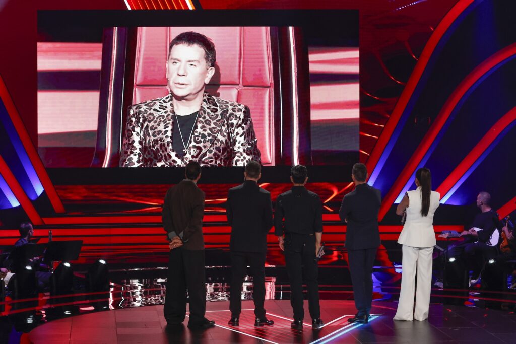 Η παρέα του The Voice αποχαιρετά τον Γιώργο Μαζωνάκη σε μια βραδιά γεμάτη συγκίνηση και τραγούδια