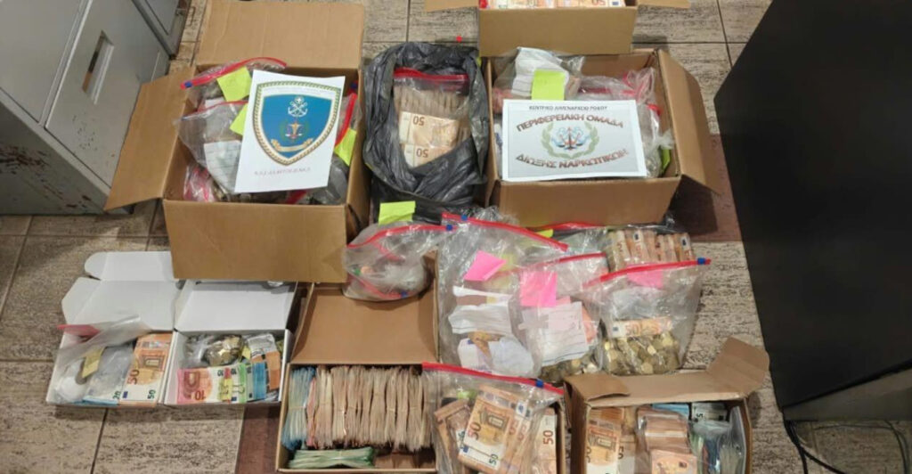 Δύο συλλήψεις για διακίνηση ναρκωτικών σε Πειραιά και Ρόδο, κατασχέθηκαν σχεδόν 1 εκατ. €, δείτε φωτογραφίες