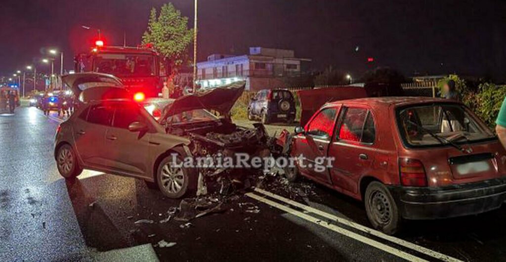 Δύο τραυματίες μετά από σφοδρό τροχαίο στη Λαμία, δείτε βίντεο και φωτογραφίες