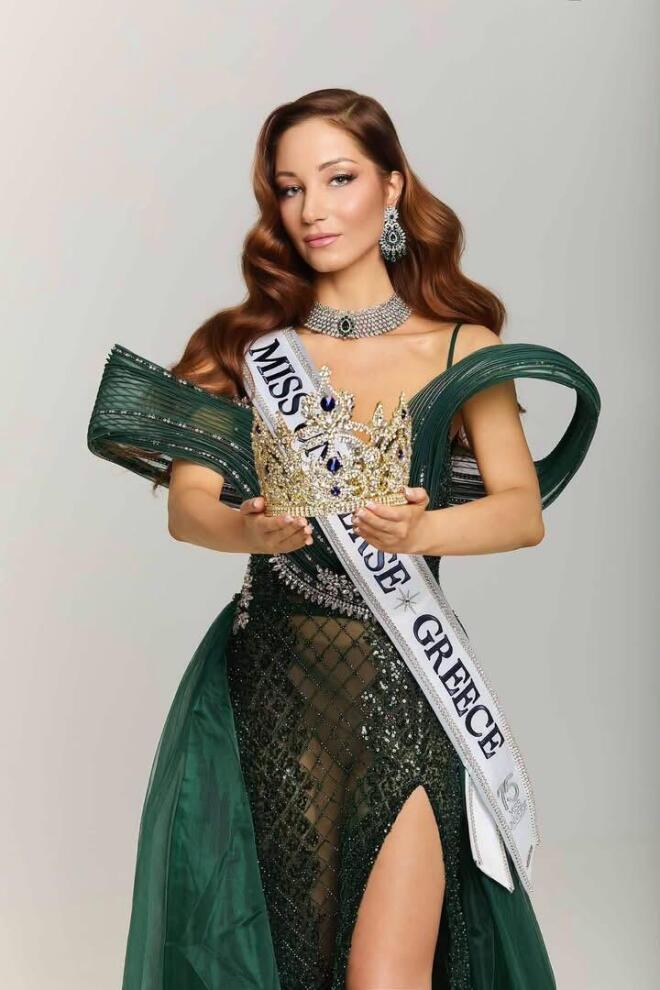 Η Ολίβια Βασιλόπουλος, Miss Universe Greece, συγκινεί την παγκόσμια κοινότητα του Miss Universe μιλώντας στη νοηματική γλώσσα